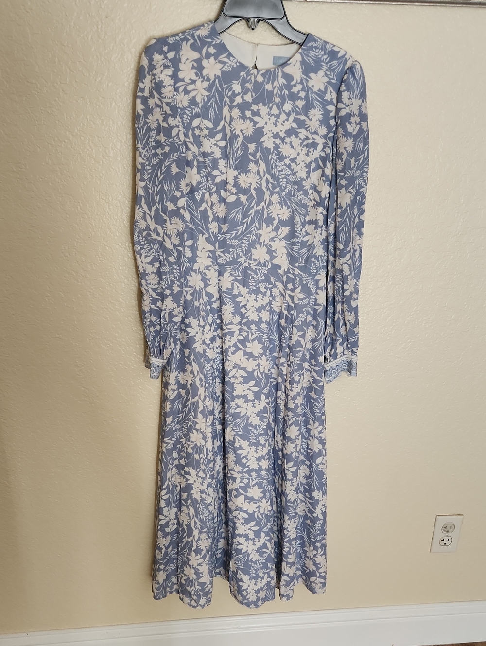 ANTONIO MELANI Blue and White Floral Long-Sleeve Midi Dress Size 2